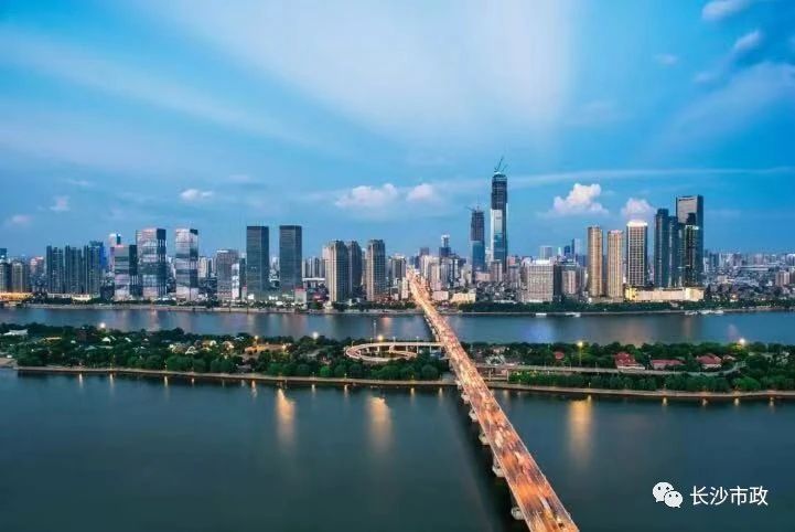 以城市，見未來；與城市，共成長